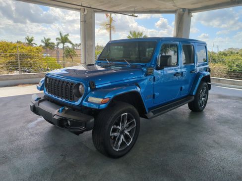 Used 2024 Jeep Wrangler Sport S w/ Convenience Group image 9