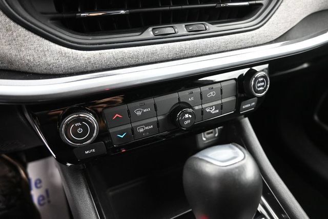 Used 2024 Jeep Compass Latitude AWD/4WD image 34