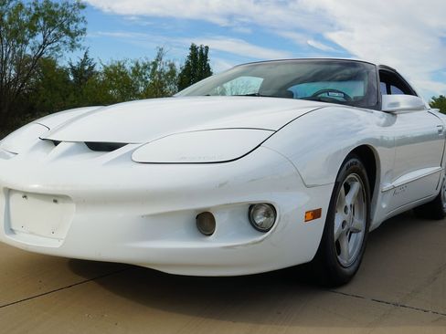 Used 1998 Pontiac Firebird Formula w/ Opt Pkg image 3