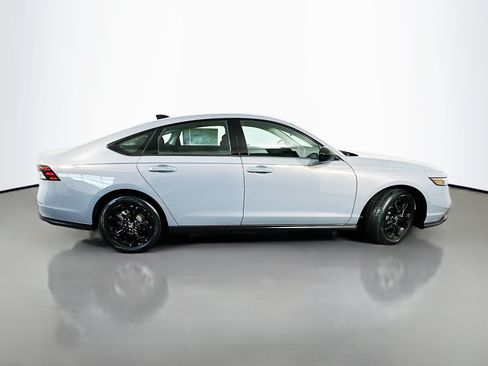 Used 2025 Honda Accord SE image 8