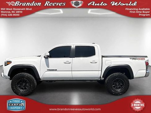 Used 2022 Toyota Tacoma TRD Off-Road image 9