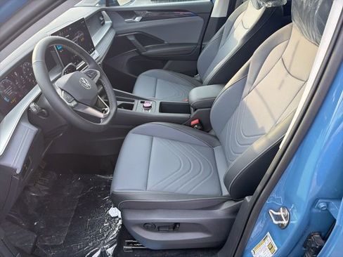 New 2026 Volkswagen Tiguan SE image 5