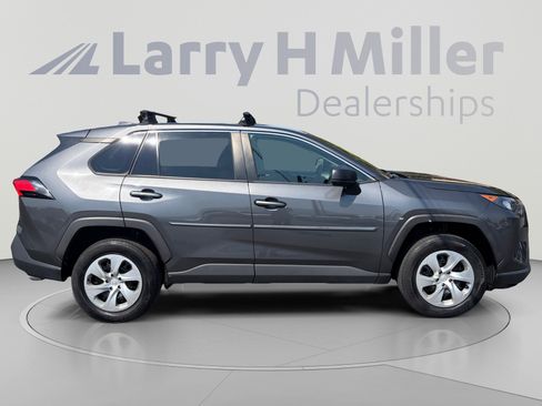 Certified 2022 Toyota RAV4 LE AWD/4WD image 6