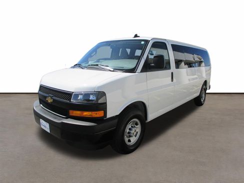Used 2025 Chevrolet Express 3500 LS RWD image 7