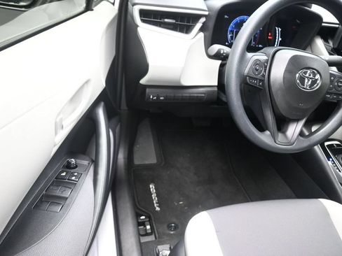 Used 2026 Toyota Corolla LE FWD image 13