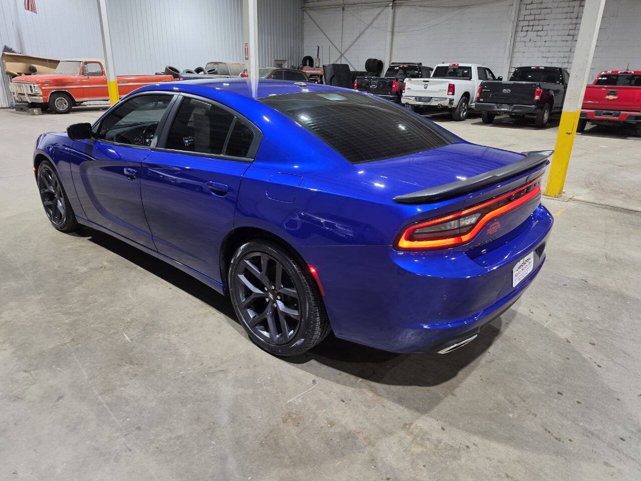 Used 2020 Dodge Charger SXT w/ Blacktop Package RWD image 8