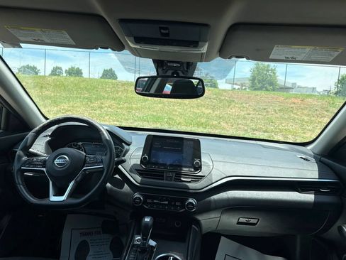 Used 2019 Nissan Altima 2.5 SV FWD image 14