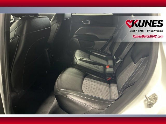 Used 2024 Jeep Compass Latitude AWD/4WD image 14