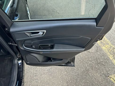 Used 2017 Ford Edge Titanium image 35