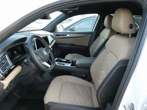New 2025 Volkswagen Atlas Cross Sport SE AWD/4WD image 29