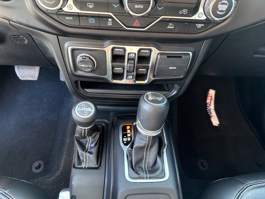 Used 2023 Jeep Wrangler Unlimited Sahara AWD/4WD image 15