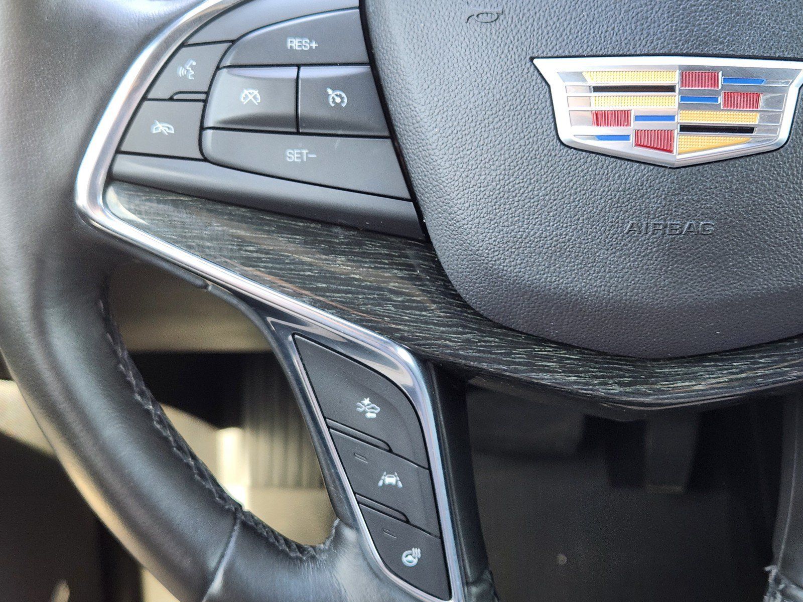 Used 2021 Cadillac XT5 Premium Luxury w/ LPO, Floor Liner Package FWD image 23