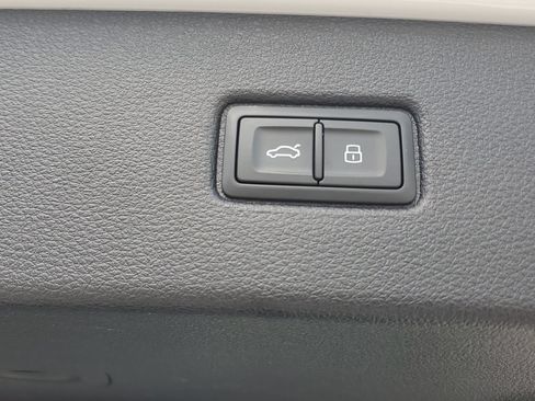 Certified 2025 Audi Q7 3.0T Premium Plus AWD/4WD image 16
