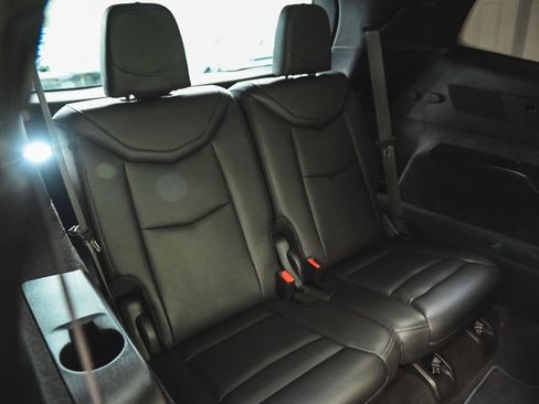 Used 2025 Cadillac XT6 Premium Luxury image 40