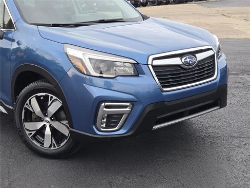 Used 2021 Subaru Forester Touring image 2
