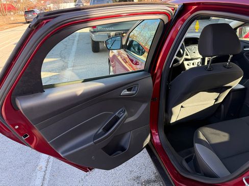 Used 2014 Ford Focus SE image 11