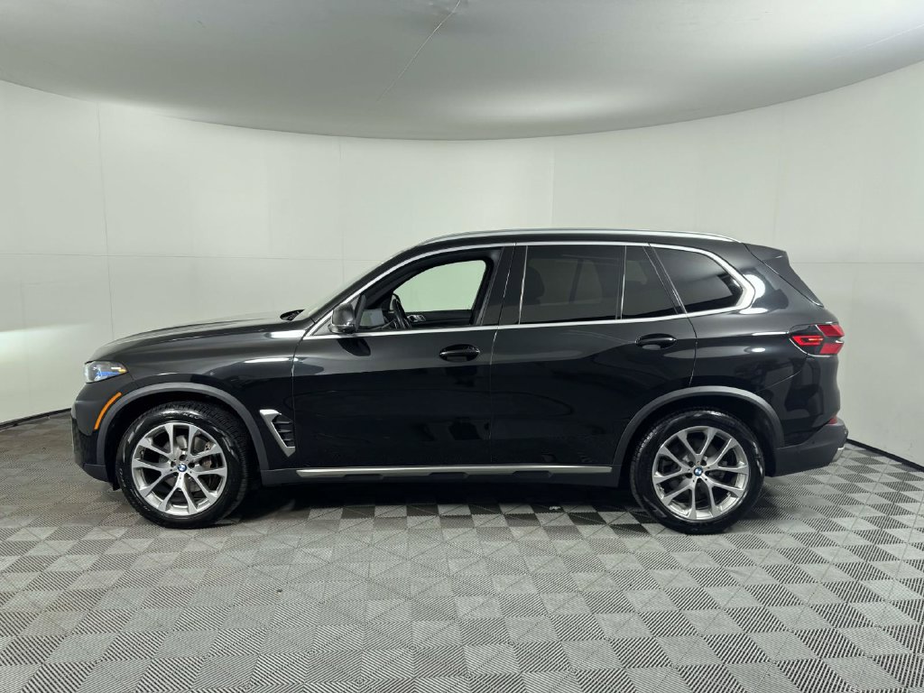 Used 2024 BMW X5 xDrive40i w/ Premium Package AWD/4WD image 11