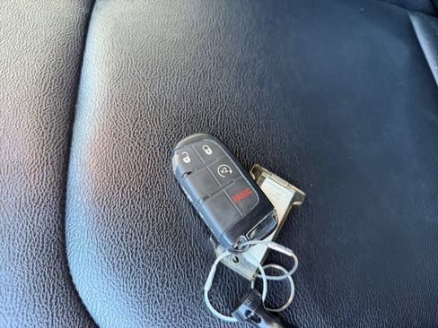 Used 2025 Jeep Compass Limited AWD/4WD image 25