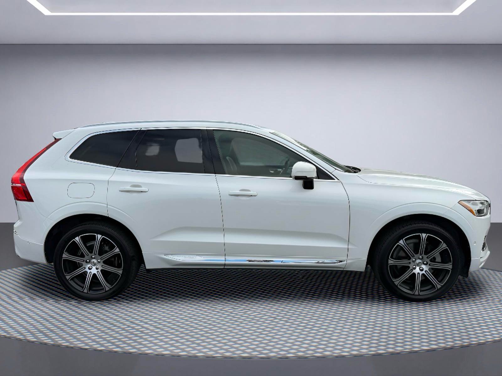Used 2018 Volvo XC60 T6 Inscription w/ Convenience Package AWD/4WD image 9