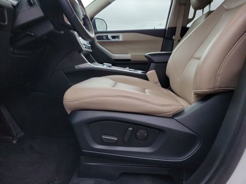 Certified 2023 Ford Explorer XLT w/ Equipment Group 202A image 17