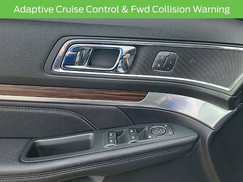 Used 2018 Ford Explorer Limited w/ Equipment Group 301A AWD/4WD image 31