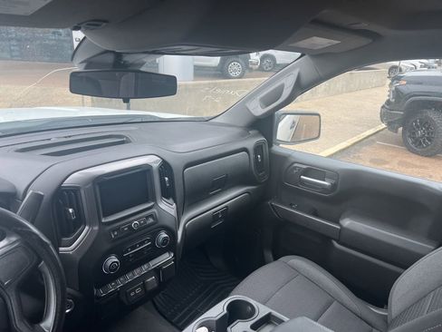 Certified 2024 Chevrolet Silverado 1500 Custom image 30