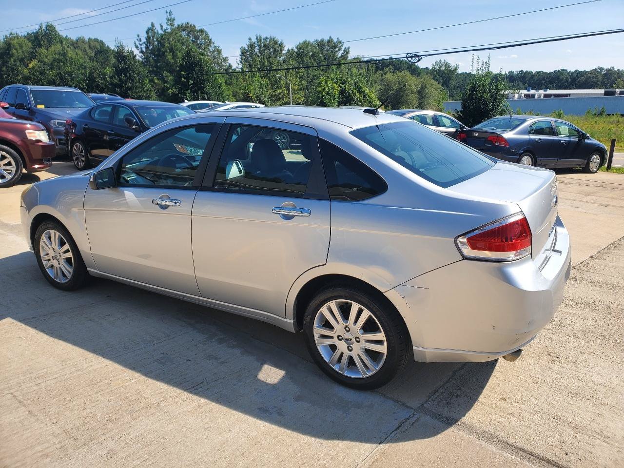 Used 2010 Ford Focus SEL FWD image 11