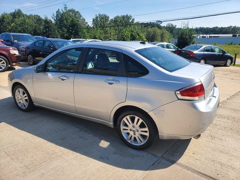Used 2010 Ford Focus SEL FWD image 11