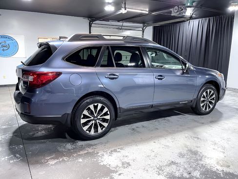 Used 2017 Subaru Outback 2.5i Limited image 8