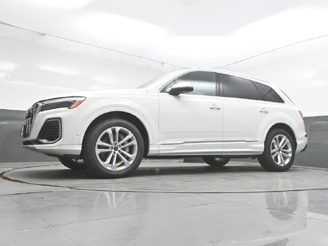 Used 2025 Audi Q7 3.0T Premium Plus AWD/4WD image 34