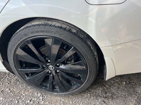 Certified 2020 Nissan Altima 2.0 Platinum FWD image 6