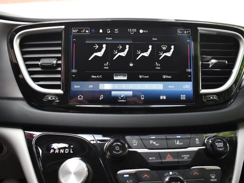 Used 2024 Chrysler Pacifica Touring-L FWD image 49