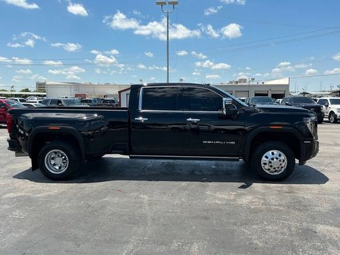 Used 2024 GMC Sierra 3500 Denali Ultimate AWD/4WD image 5