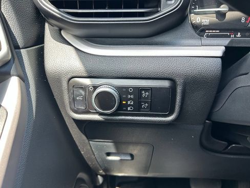 Used 2023 Ford Explorer XLT RWD image 49
