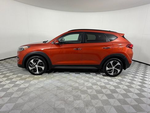 Used 2016 Hyundai Tucson Limited w/ Option Group 03 FWD image 8