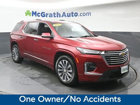 Used 2023 Chevrolet Traverse Premier image 2