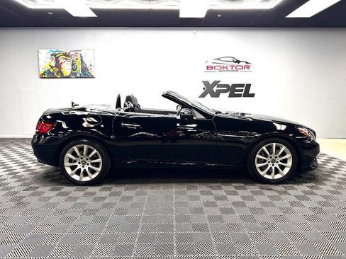 Used 2019 Mercedes-Benz SLC 300 w/ Premium Package image 26