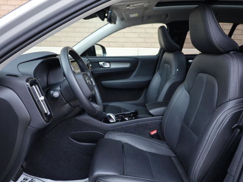 Used 2025 Volvo XC40 B5 Plus AWD/4WD image 14