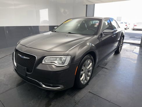 Used 2019 Chrysler 300 Limited image 9