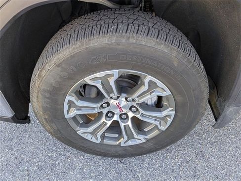 Used 2024 GMC Sierra 1500 SLT image 8