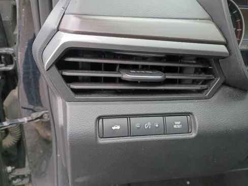 Used 2024 Nissan Altima 2.5 SV image 15