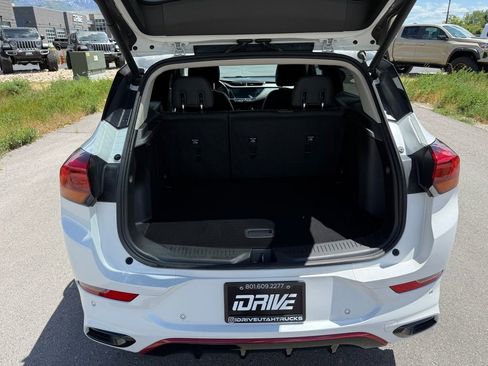 Used 2021 Buick Encore GX Essence w/ Advanced Technology Package FWD image 14