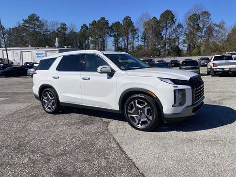 Used 2024 Hyundai Palisade Limited image 2