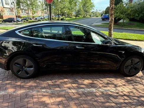 Used 2020 Tesla Model 3 Standard Range Plus RWD image 2