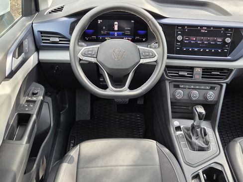 Used 2022 Volkswagen Taos SE image 13