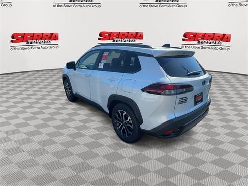 Used 2026 Toyota Corolla Cross SE image 7