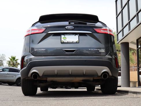 Used 2020 Ford Edge Titanium FWD image 12