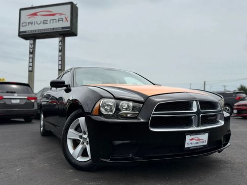 Used 2013 Dodge Charger SE RWD image 32