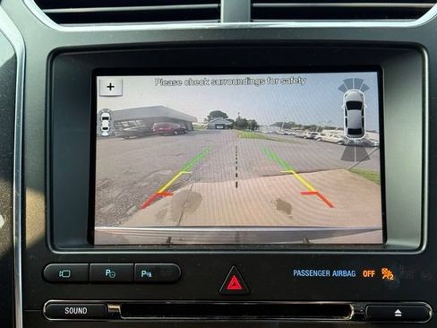 Used 2018 Ford Explorer Platinum AWD/4WD image 32
