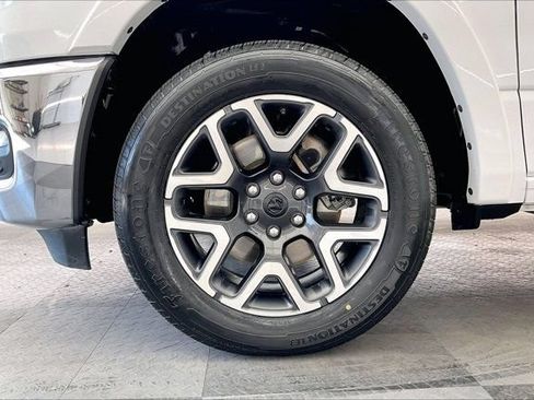 Used 2025 RAM 1500 Laramie AWD/4WD image 8